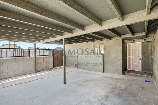 Foto del edificio - 2401 W Monroe St