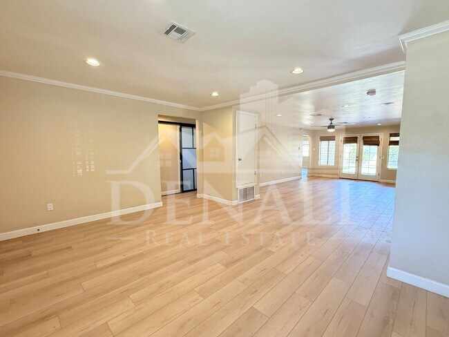 Foto del edificio - 1326 W Palm Ln