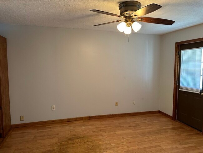 Building Photo - 355 3rd St