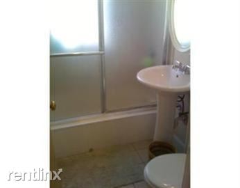 Foto del edificio - 374 Chestnut Hill Ave