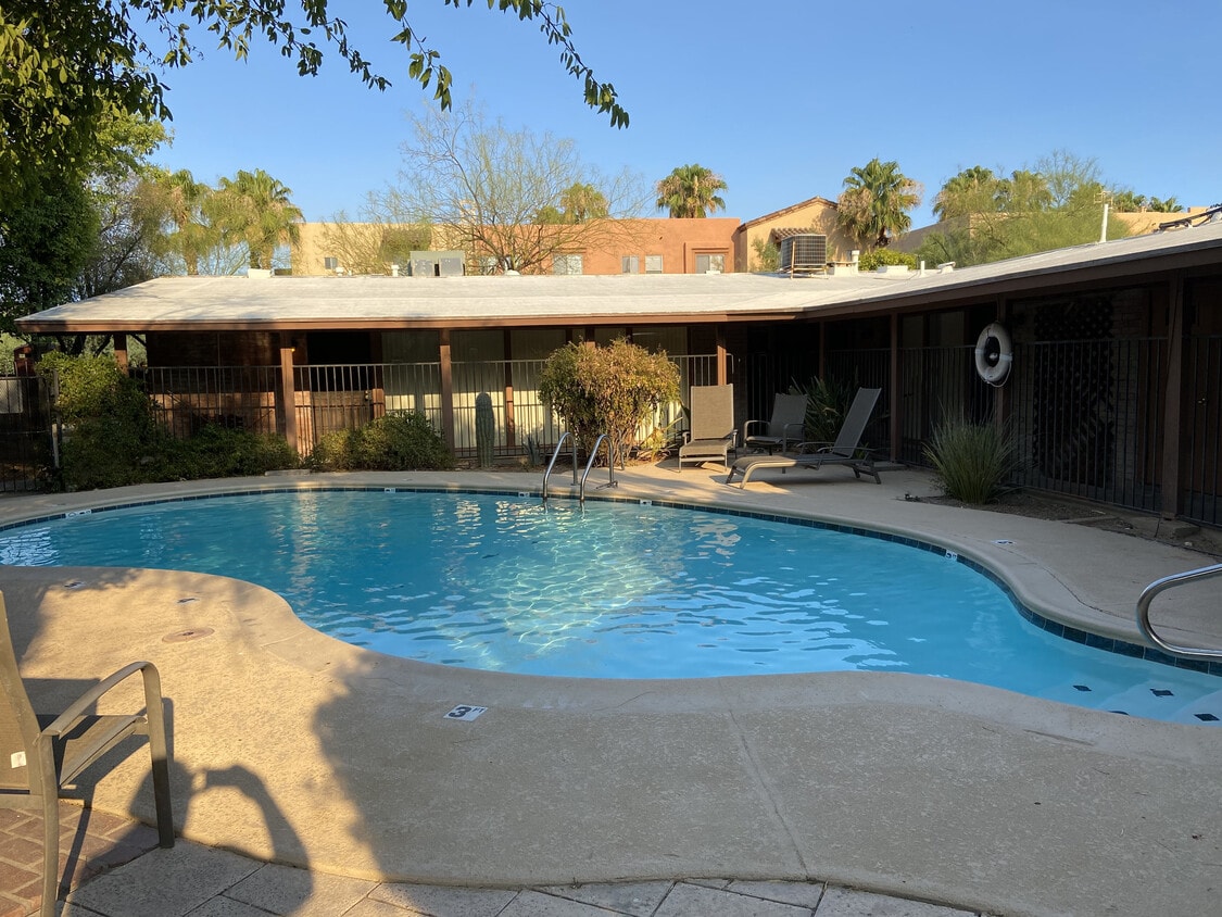 2001-2009 E 7th street - 2001-2009 E 7th street