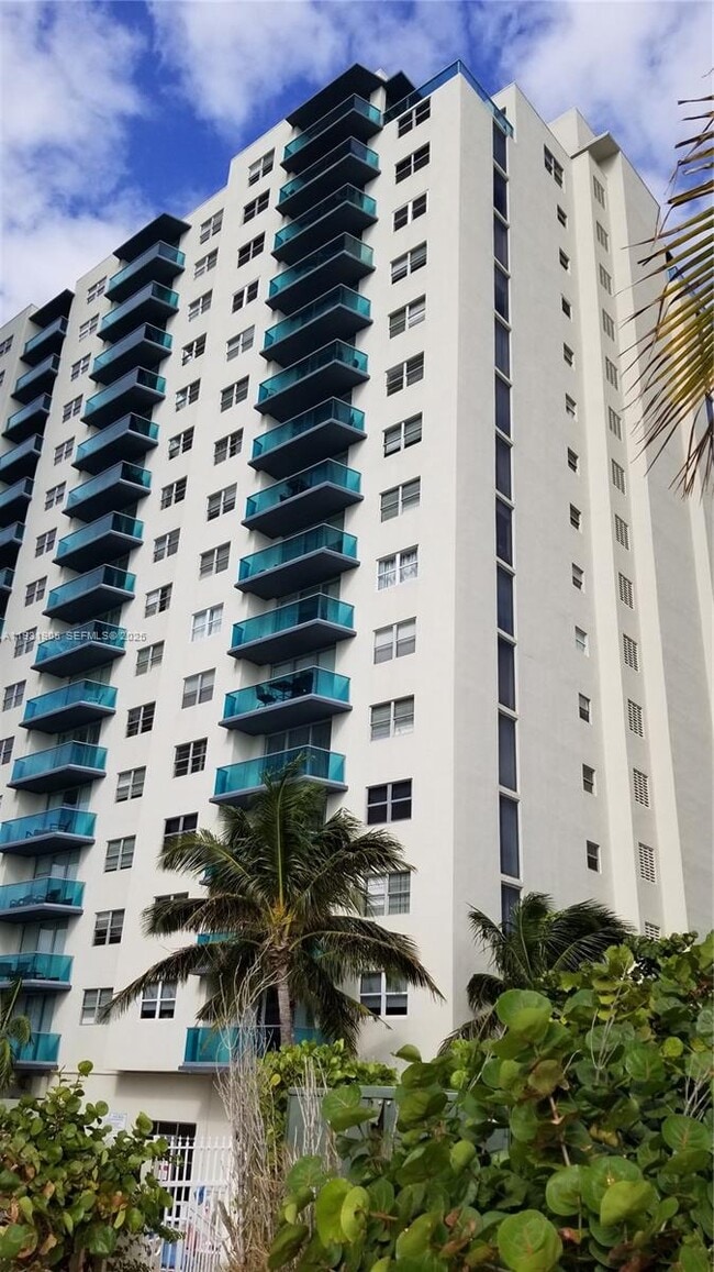 Building Photo - 4001 S Ocean Dr