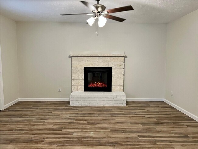 Foto del edificio - 1705 Westwind Dr