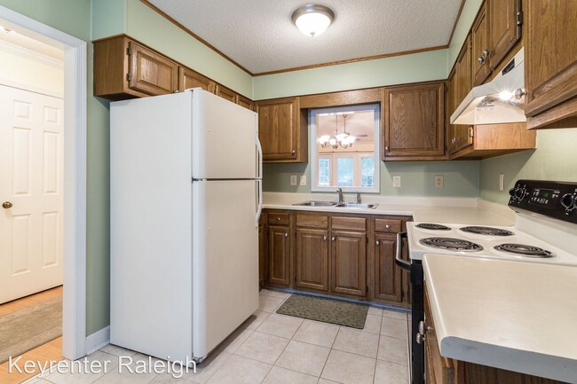 Building Photo - 2 br, 2 bath House - 2416 Mapleton Ln