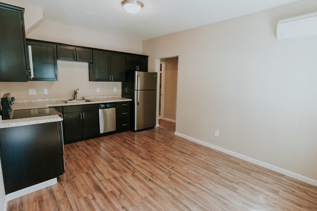 Foto del edificio - 1901 Douglas St