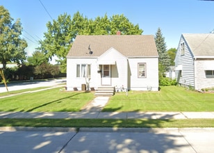 Building Photo - 452 Bellevue St