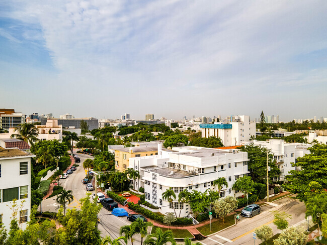 Building Photo - Flamingo Apartments