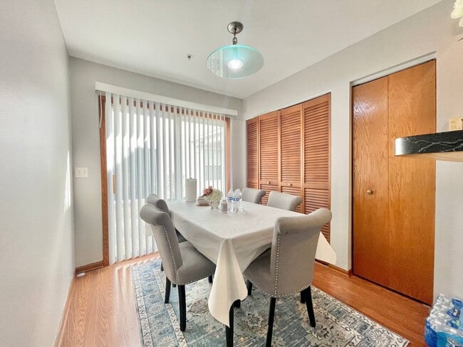 Foto del edificio - 2565 Dickens Ct