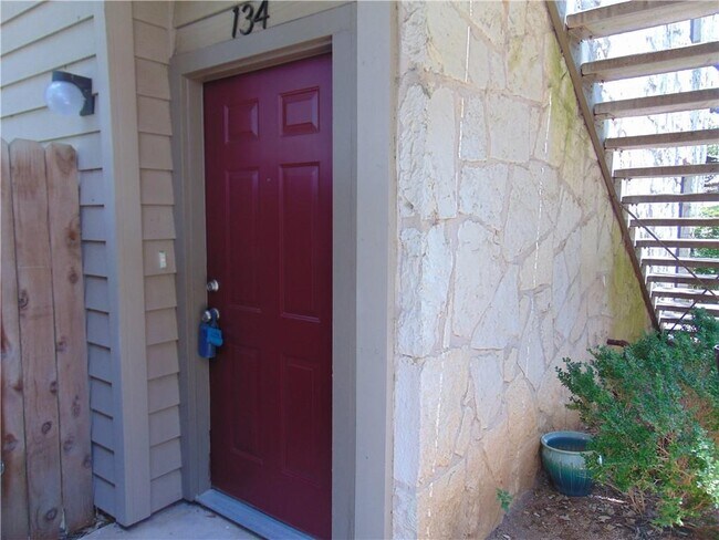 Foto del edificio - 3809 Spicewood Springs Rd