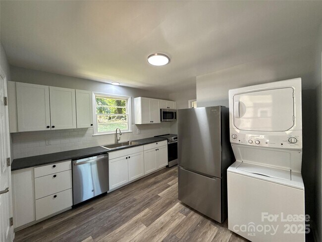 Foto del edificio - 5320 Dolphin Ln