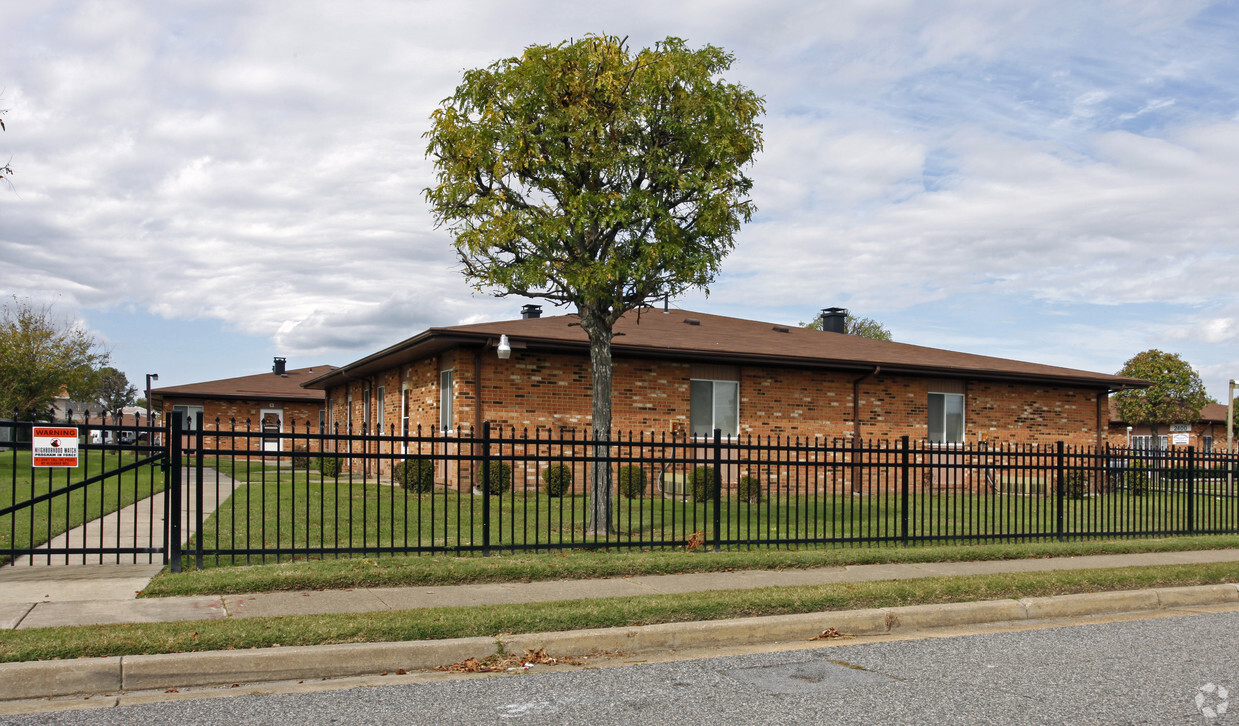 Building Photo - Mt. Herman Village