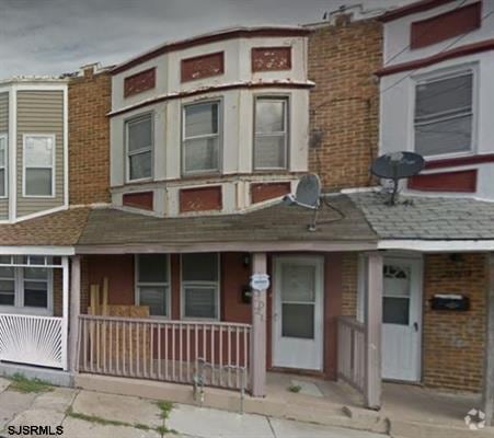 Building Photo - 2021 Grant Ave