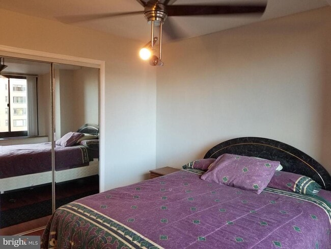 Foto del edificio - 1011 Arlington Blvd