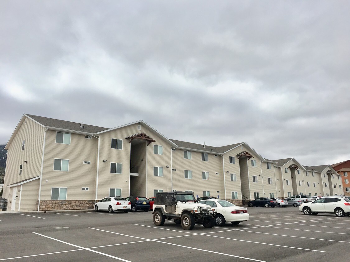 1130 Cedar Knolls S Unit Female, Cedar City, UT 84720 Apartment for