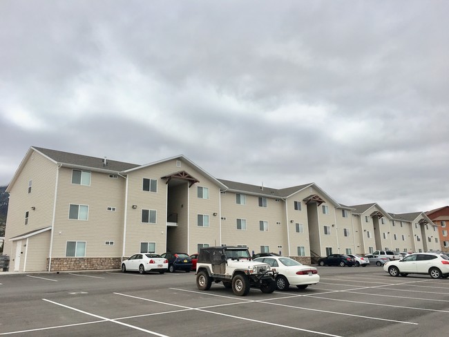 Building Photo - 1130 Cedar Knls