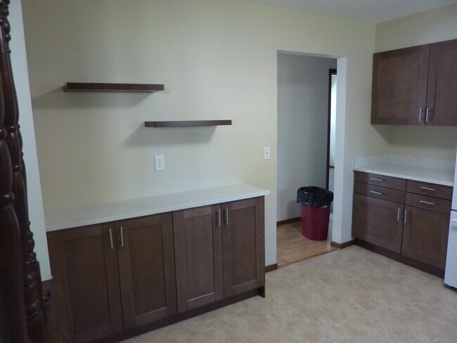 Kitchen - 2940 Crestview Park Dr