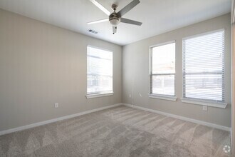 2BR, 2BA - 1,053 SF - Ariza Easton Park