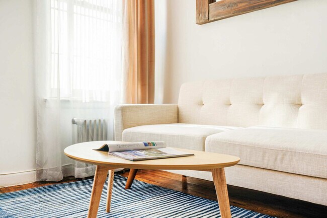 Building Photo - 240 E 26th St