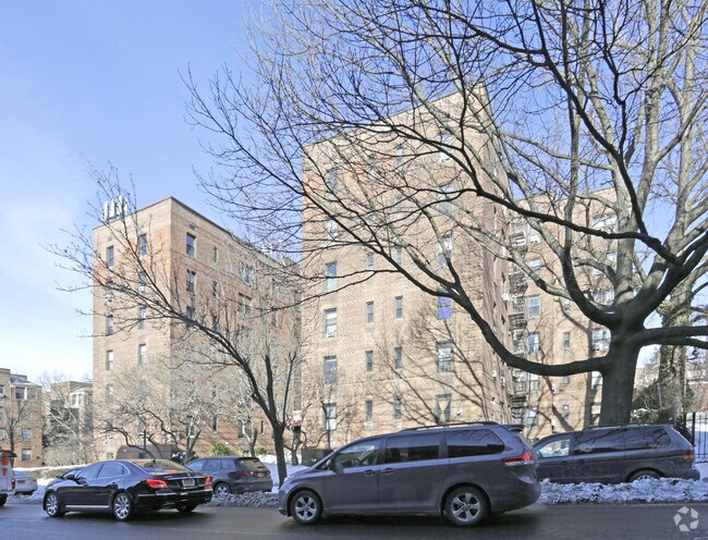 Foto del edificio - 144-07 Sanford Ave