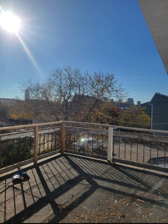Foto del edificio - 1041-1012 12th Ave SE