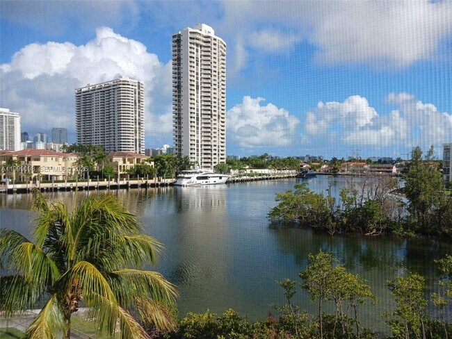 Foto del edificio - 2980 Point E Dr