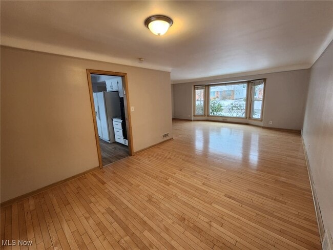 Foto del edificio - 2413 Elmdale Rd