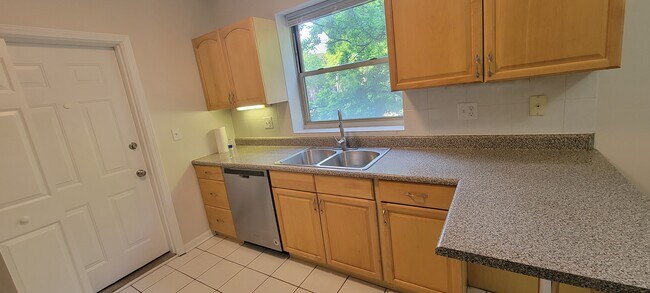 Foto del edificio - 4957 N Wolcott Ave