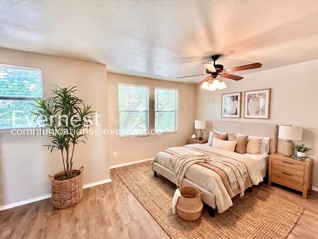 Building Photo - 8434 Cotton Valley Ln