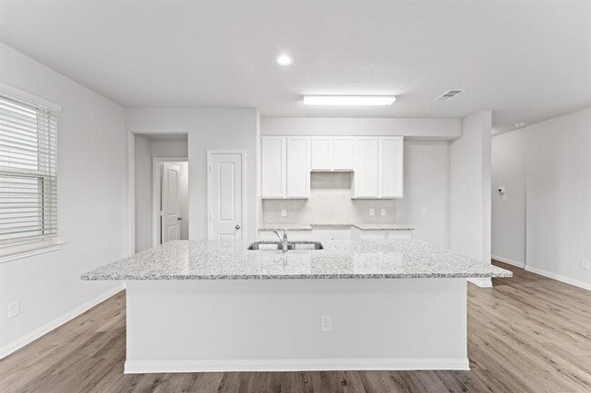 Building Photo - 24822 Landolfi Dr