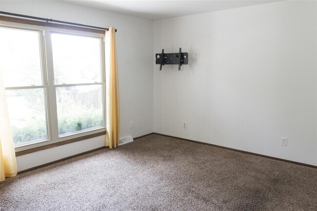 Foto del edificio - 1806 Golden Oak Ln