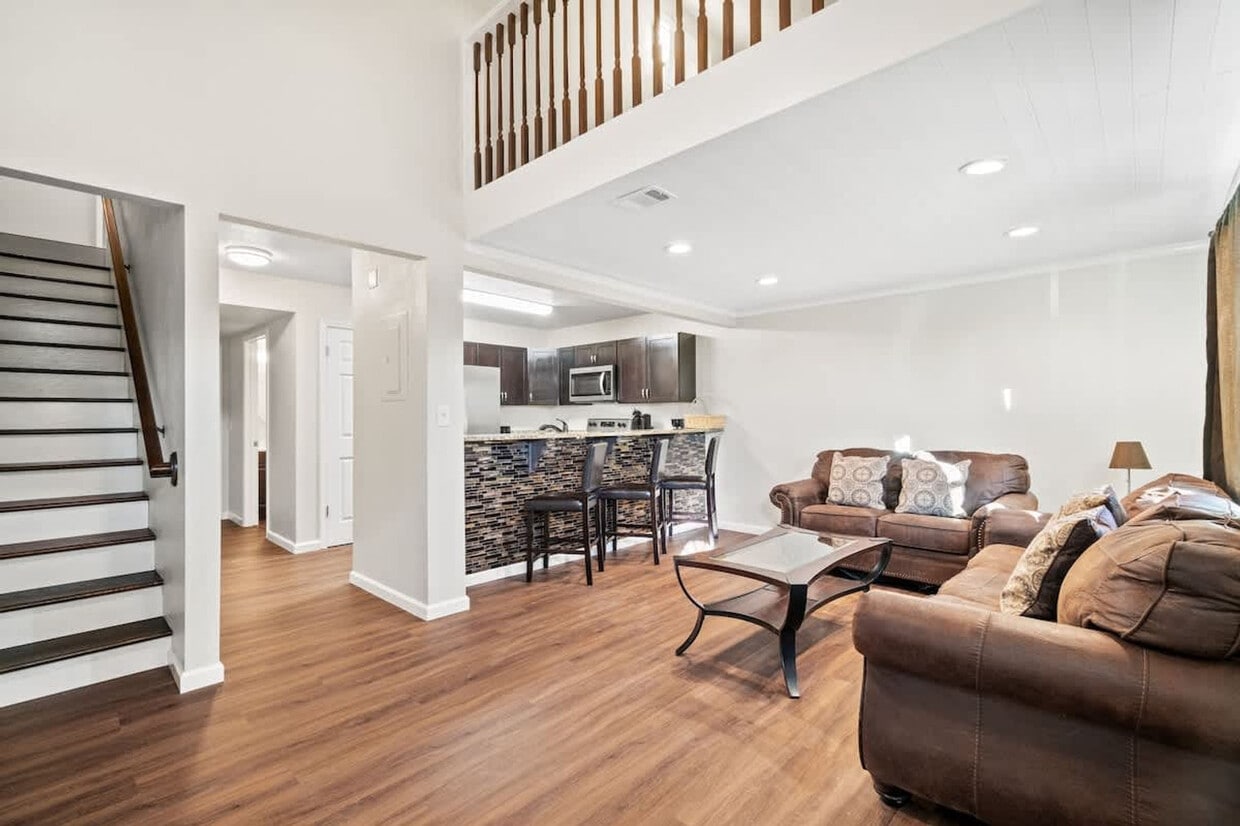 Foto principal - 5218 Beach Dr