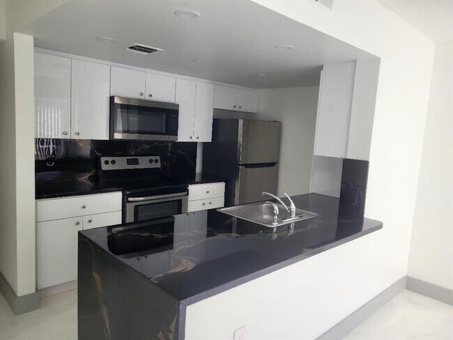 Foto del edificio - 3208 Coral Lake Ln