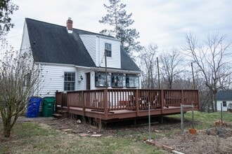 Building Photo - 411 Giles Rd