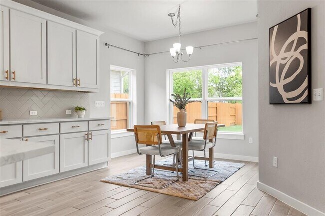 Foto del edificio - 7709 Barbary Ct
