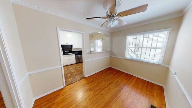Foto del edificio - 6335-6337 Orange St