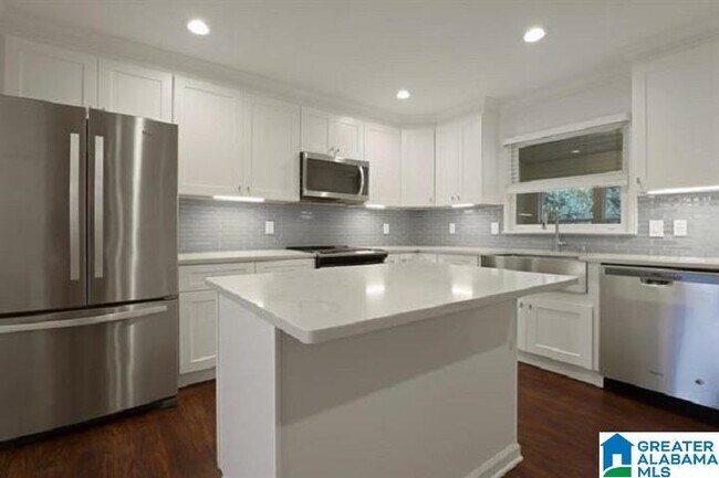 Foto del edificio - 2106 Montreat Pkwy