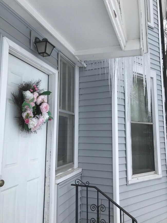 Foto del edificio - 1021 Grove St