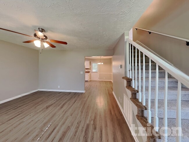 Building Photo - 1526 Amberwood Cir
