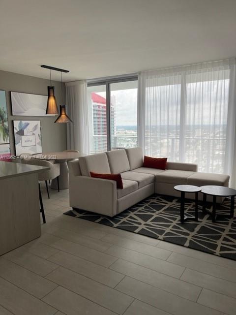 Building Photo - 4010 S Ocean Dr