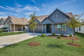 Building Photo - 115 Sweetwater Crk Ln