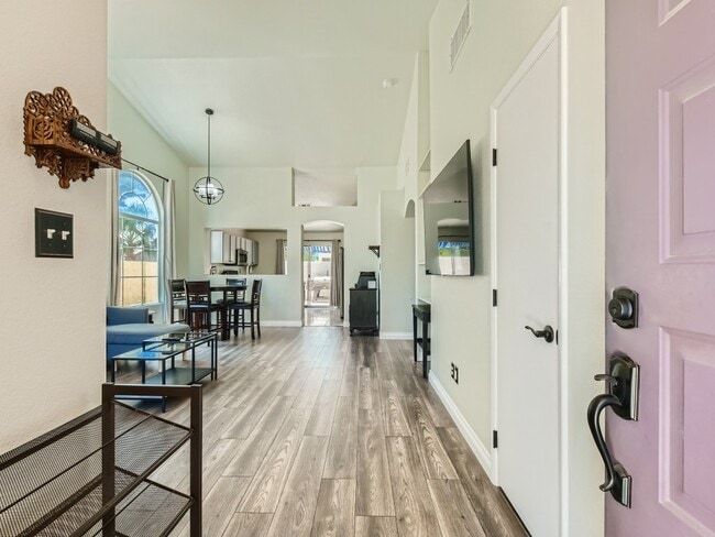 Building Photo - 5717 Cliff Point Ct