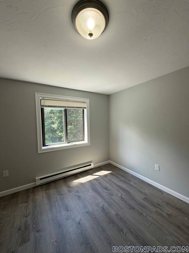 Foto del edificio - 433 Sunderland Rd