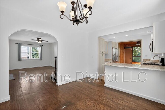 Foto del edificio - 3225 Chestnut St NE