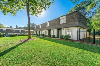Building Photo - Aero 24Twenty