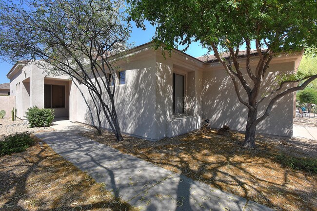 Building Photo - 6910 E Bramble Berry Ln