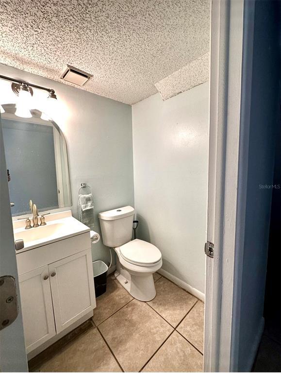 Foto del edificio - 22640 Watersedge Blvd