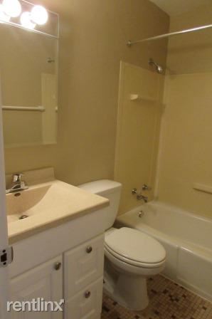Building Photo - 645 Skyview Pl