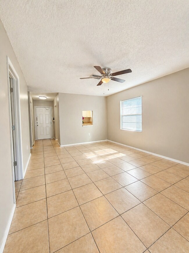 Foto del edificio - Last Unit Available!