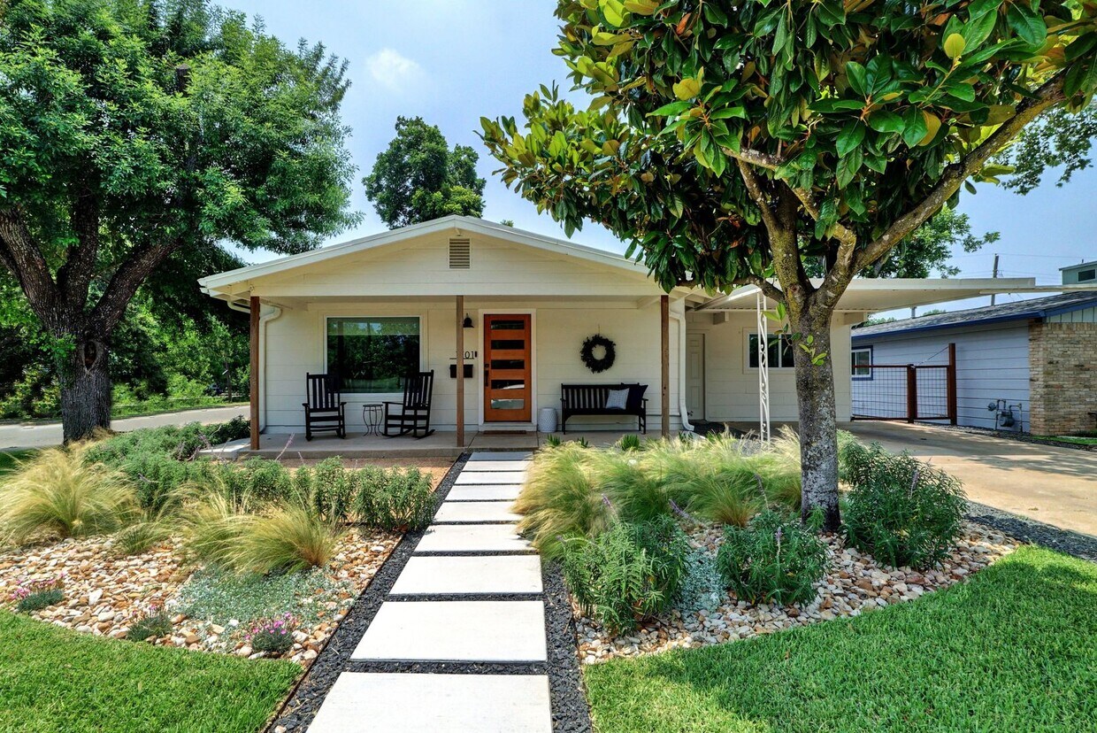 Foto principal - Fantastic 3/2 Home - Designer Style Living...