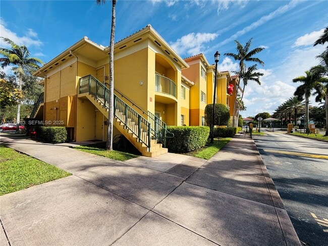 Building Photo - 7320 NW 114th Ave